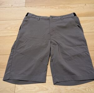 Men's grey Columbia hiking/work out shorts